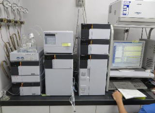 高速液体クロマトグラフ（ＨＰＬＣ）